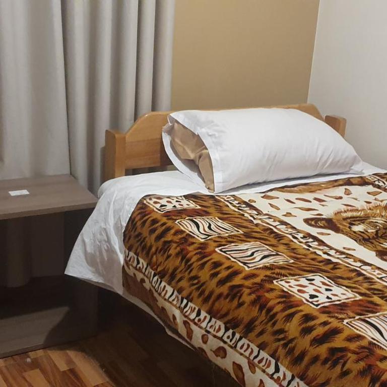 3 Bedrooms Airport Close 2 Min Walk, Self Check In - Three-Bedroom Apartment - 1