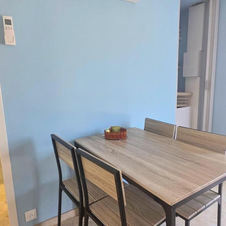 LE BARCARES - logement "Ecume" 3 étoiles, clim, wifi, parking, terrasse, plage et village de Noël à pied - 4 personnes - Apartamento de 2 dormitorios - 8