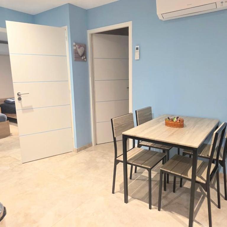 LE BARCARES - logement "Ecume" 3 étoiles, clim, wifi, parking, terrasse, plage et village de Noël à pied - 4 personnes - Apartamento de 2 dormitorios - 7