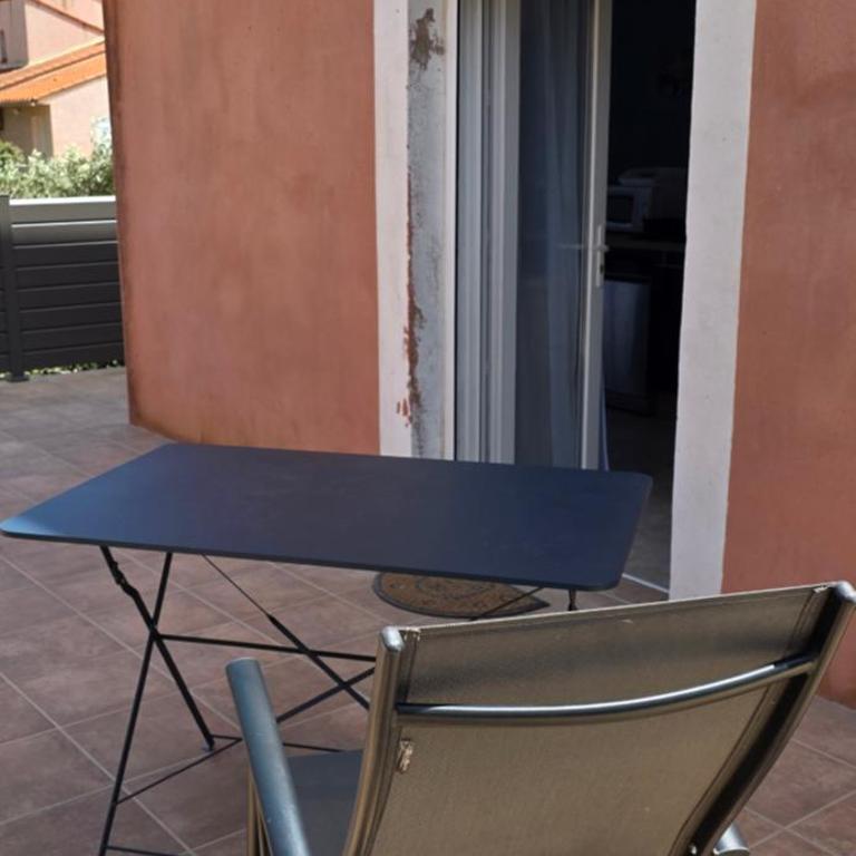 LE BARCARES - logement "Ecume" 3 étoiles, clim, wifi, parking, terrasse, plage et village de Noël à pied - 4 personnes - Apartamento de 2 dormitorios - 3