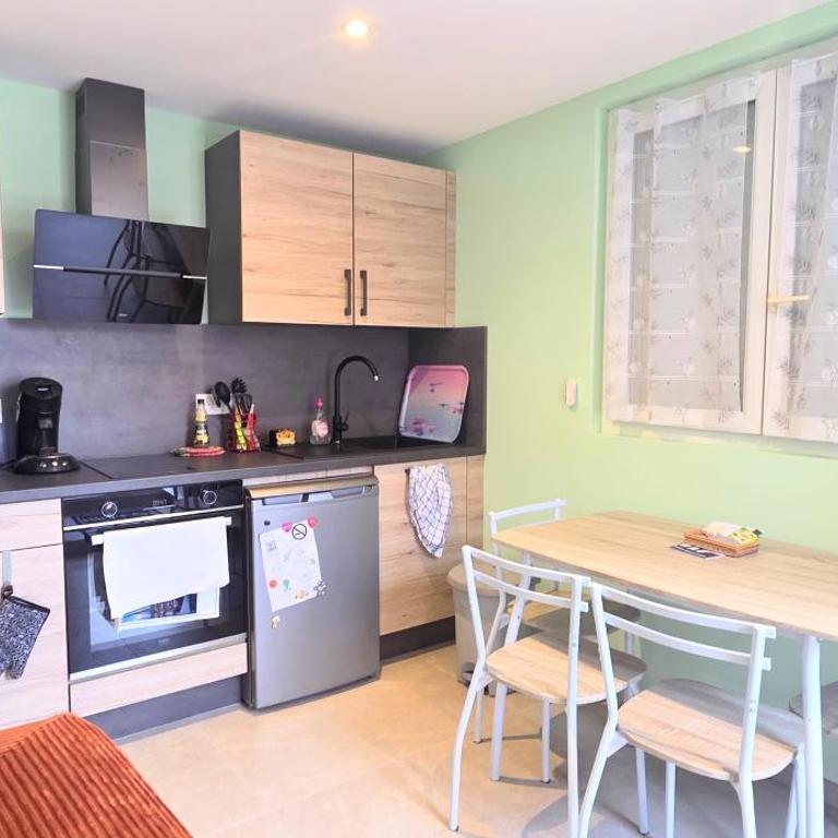 LE BARCARES - 2 logements climatisés 8 personnes "Embrun" et "Aiguamar", terrasse, plage, village de Noël et commerces à pied - Apartamento de 5 dormitorios - 24
