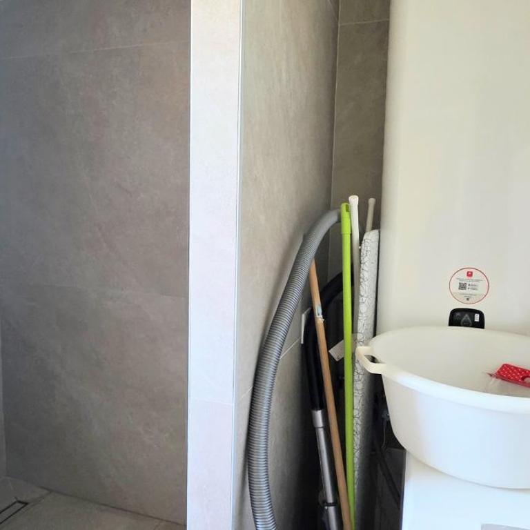 LE BARCARES - 2 logements climatisés 8 personnes "Embrun" et "Aiguamar", terrasse, plage, village de Noël et commerces à pied - Apartamento de 5 dormitorios - 21