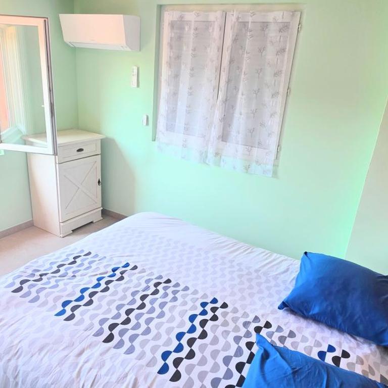 LE BARCARES - 2 logements climatisés 8 personnes "Embrun" et "Aiguamar", terrasse, plage, village de Noël et commerces à pied - Apartamento de 5 dormitorios - 12