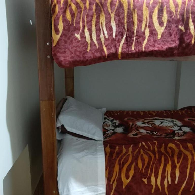 2 Min to Airport Private Room Self Check in - Single Room with Shared Shower and Toilet - 4