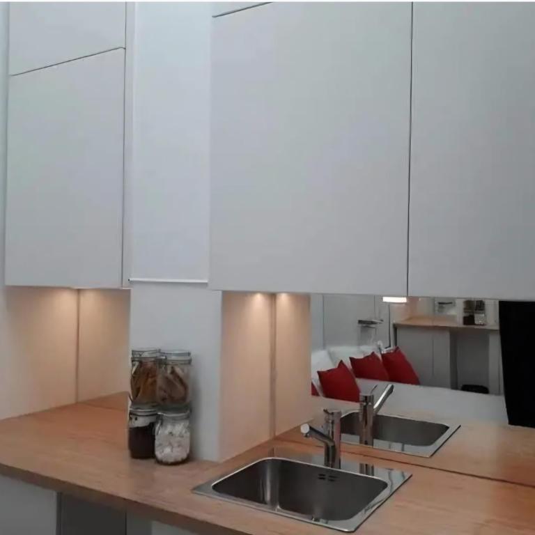 Joli Studio Calme Clair Notre Dame Sorbonne Ascenseur Climatisation - Appartement 1 Chambre - 2