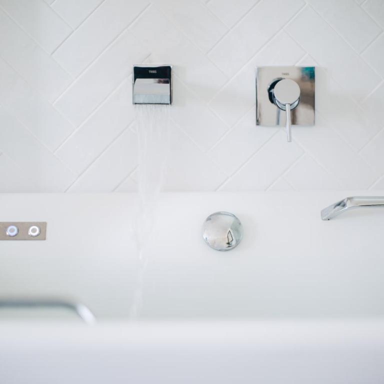 Hotel Almirante - King Suite with Spa Bath - 5
