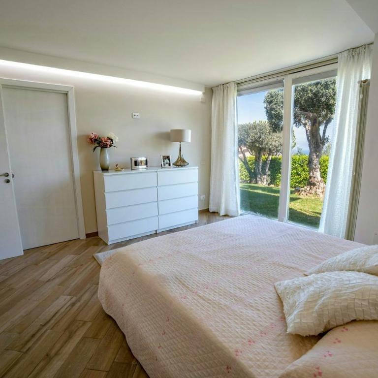 Sunlit gulffront villa with pool - Ferienhaus - 11