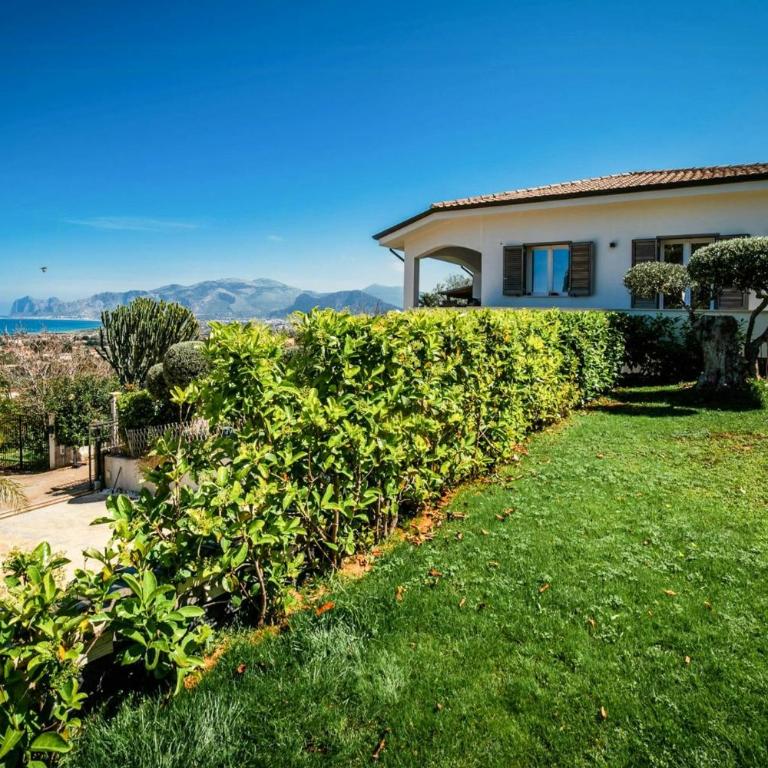 Sunlit gulffront villa with pool - Ferienhaus - 29