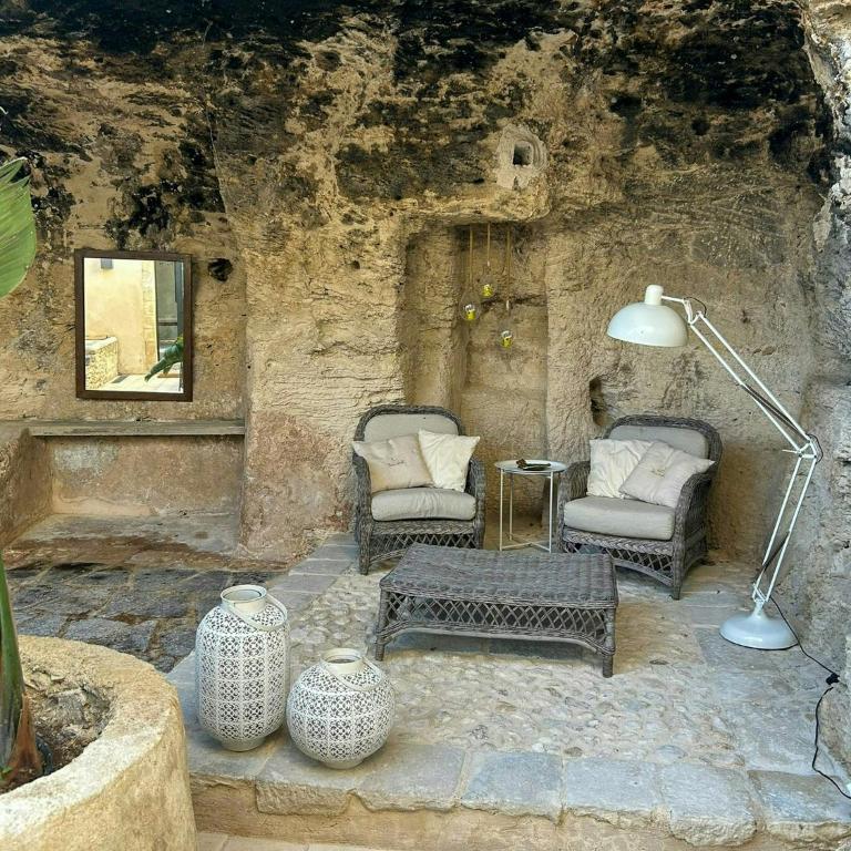 Small Villa Carved into the Noto Stone - Casa Vacanze - 20