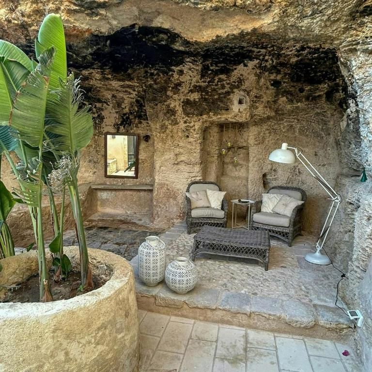 Small Villa Carved into the Noto Stone - Casa Vacanze - 25