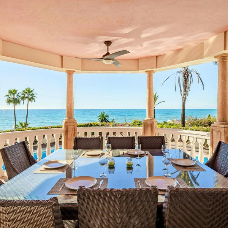Frontline beachside villa with a private pool - Maison de Vacances - 2