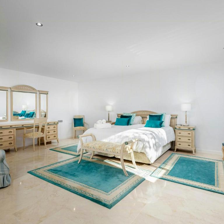 Frontline beachside villa with a private pool - Maison de Vacances - 12
