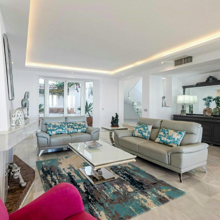 Frontline beachside villa with a private pool - Maison de Vacances - 10