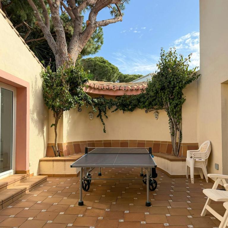 Frontline beachside villa with a private pool - Maison de Vacances - 31