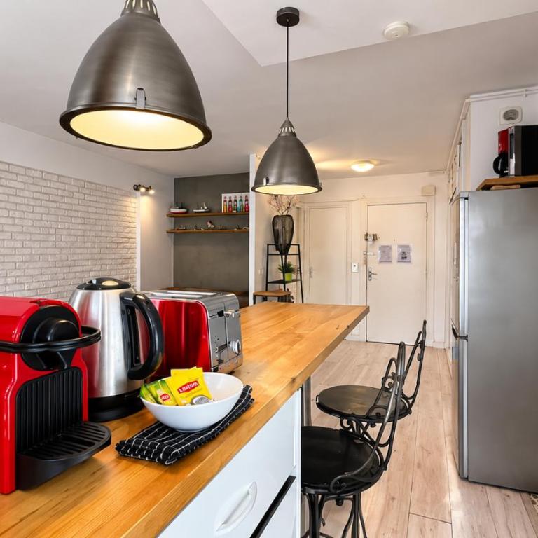 Studio Apartment for 4 Guests in Paris 11th - Central Location - Studio - 12