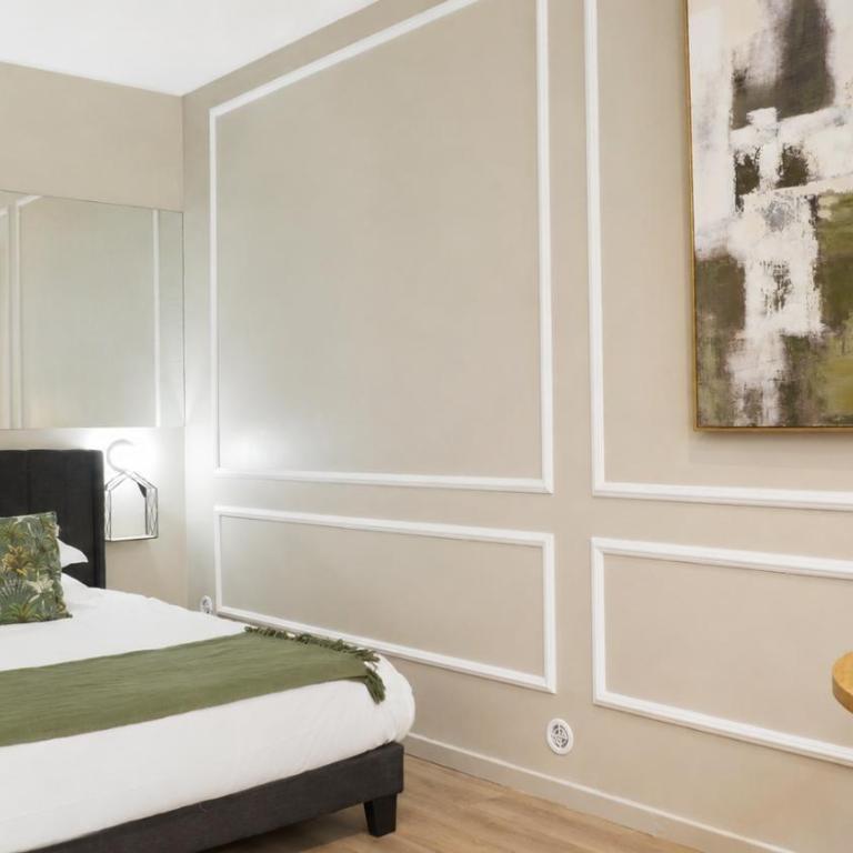 Charming Studio with Terrace near Eiffel Tower - Studio avec Balcon - 6