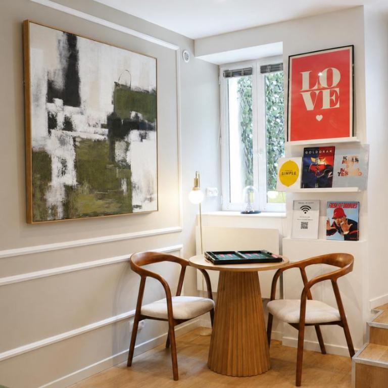 Charming Studio with Terrace near Eiffel Tower - Studio avec Balcon - 8