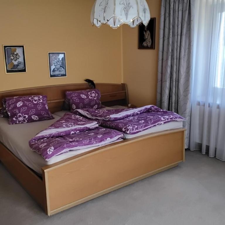Freddys Gästehaus - Deluxe Doppel-/Zweibettzimmer - 3