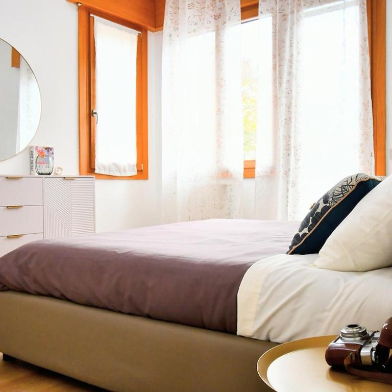 Carlotta's Place -- 10 Min Bus to Venice, Secured Free Parking - Appartamento Superior con 2 Camere da Letto - 15