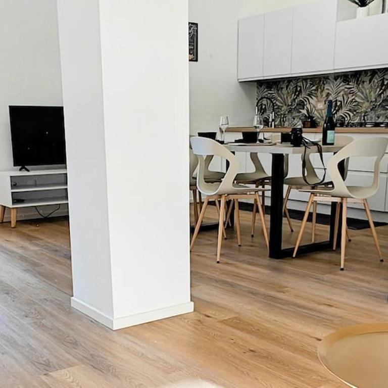 Carlotta's Place -- 10 Min Bus to Venice, Secured Free Parking - Appartamento Superior con 2 Camere da Letto - 29