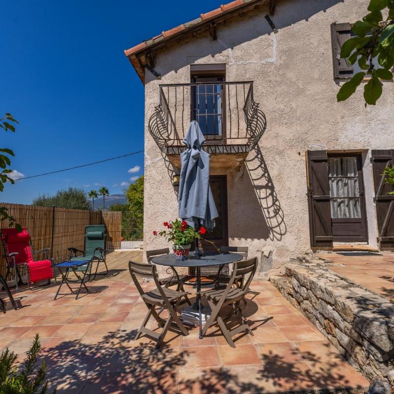 LB Vacation Rentals I Charming Little Bucolic House 5-Min From City - Maison 2 Chambres - 1