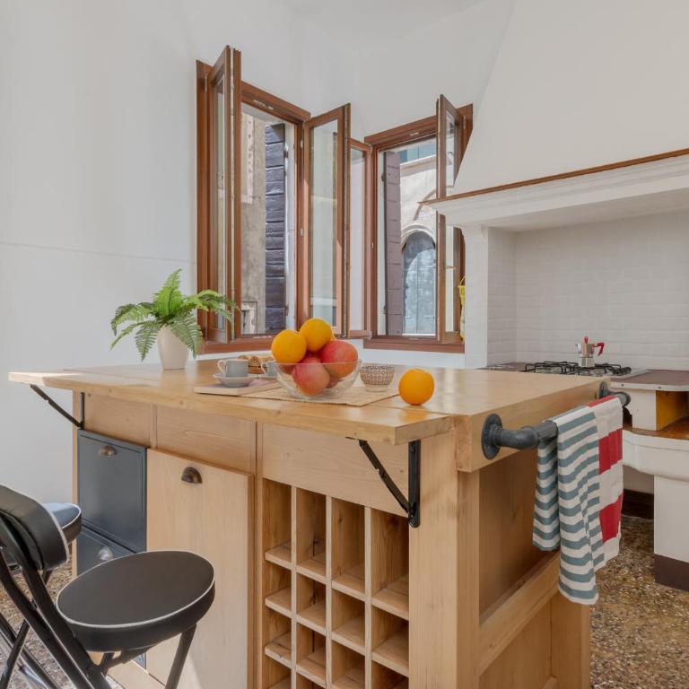 Maison My Rialto -160sqm Near Rialto Bridge - Grand Canal Glimpse Balcony - Appartamento con 2 Camere da Letto e Balcone - 30
