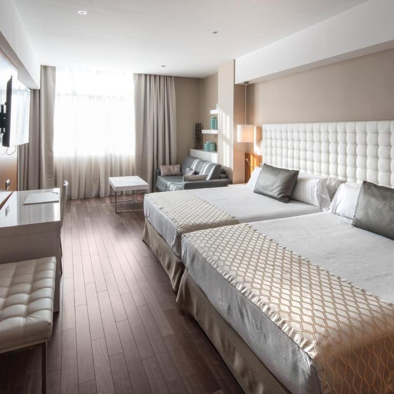 Catalonia Ramblas 4* Sup - Family Room (2 Adults + 3 Children) - 3