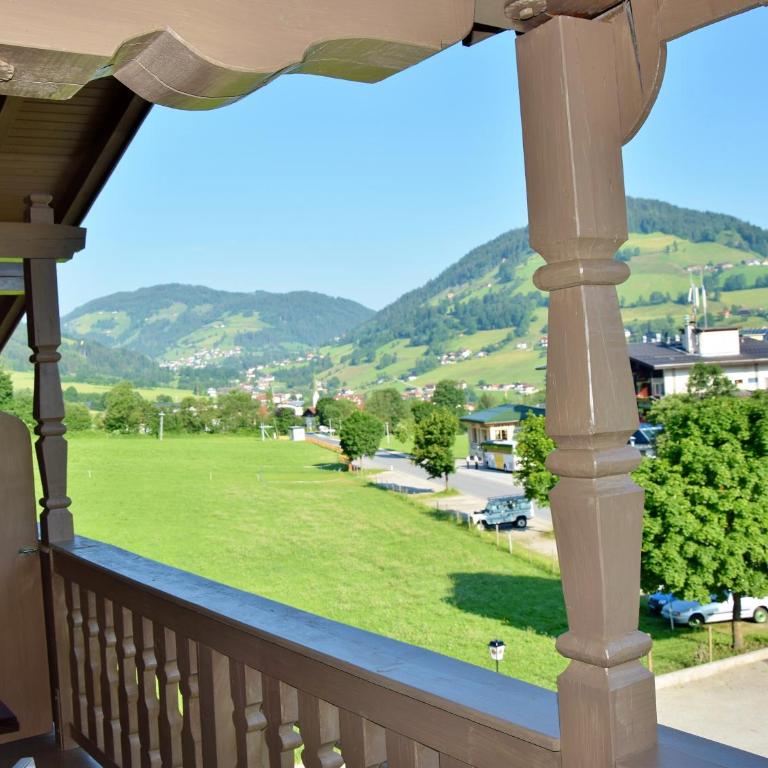 Tennladen Apartments - Apartment mit 2 Schlafzimmern und Balkon - 10