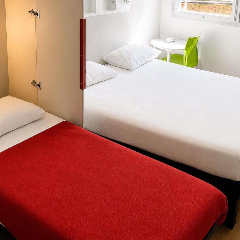 Ibis budget Dijon Centre Clemenceau - Chambre Triple avec 1 Lit Double et 1 Lit Superposé - 5