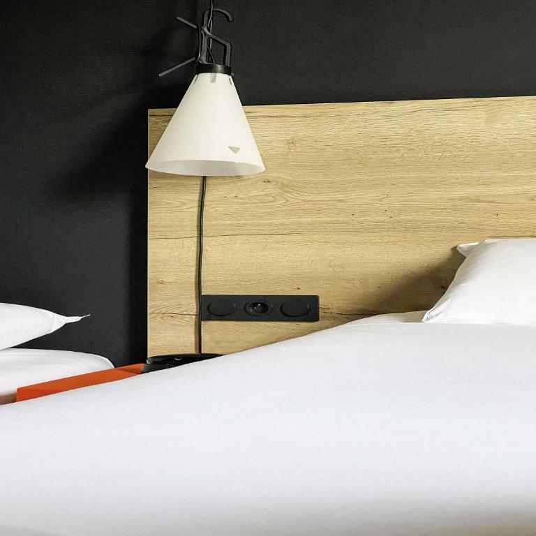 Ibis Styles Crolles Grenoble A41 - Dreibettzimmer - 1