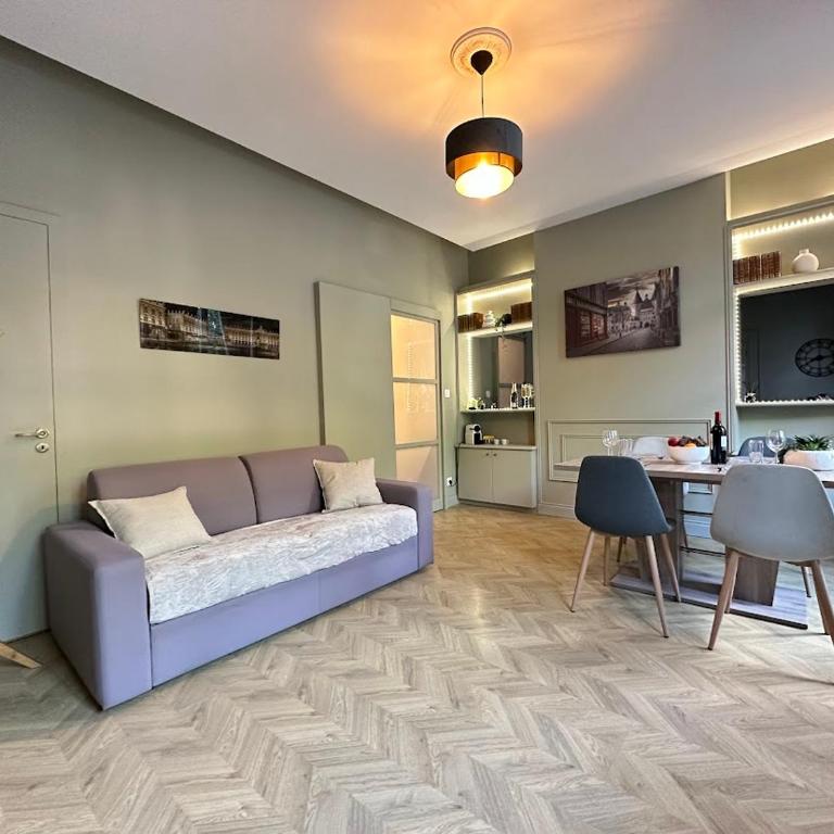 N Sur la Place Romantique Balneo in Nancy - Appartement 1 Chambre - 3