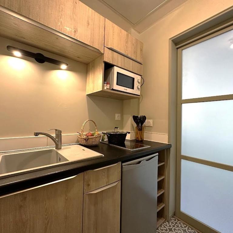 N Sur la Place Romantique Balneo in Nancy - Appartement 1 Chambre - 8