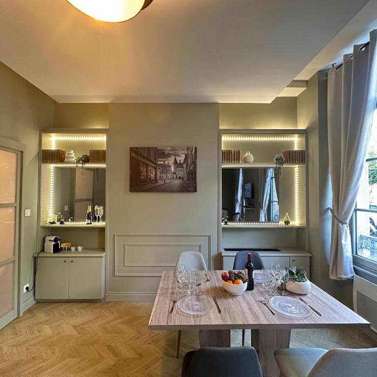 N Sur la Place Romantique Balneo in Nancy - Appartement 1 Chambre - 9