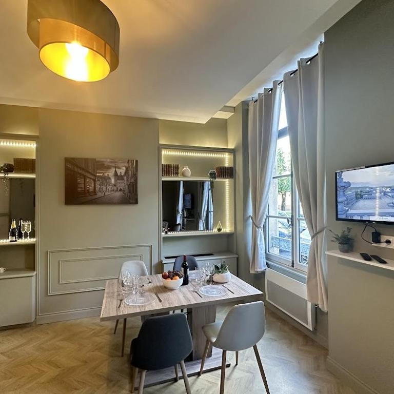 N Sur la Place Romantique Balneo in Nancy - Appartement 1 Chambre - 29