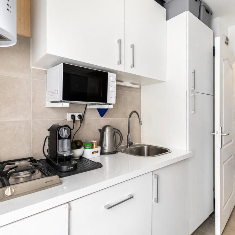 GuestReady - Bright stay in the 17th arr. - Two-Bedroom Apartment - 8