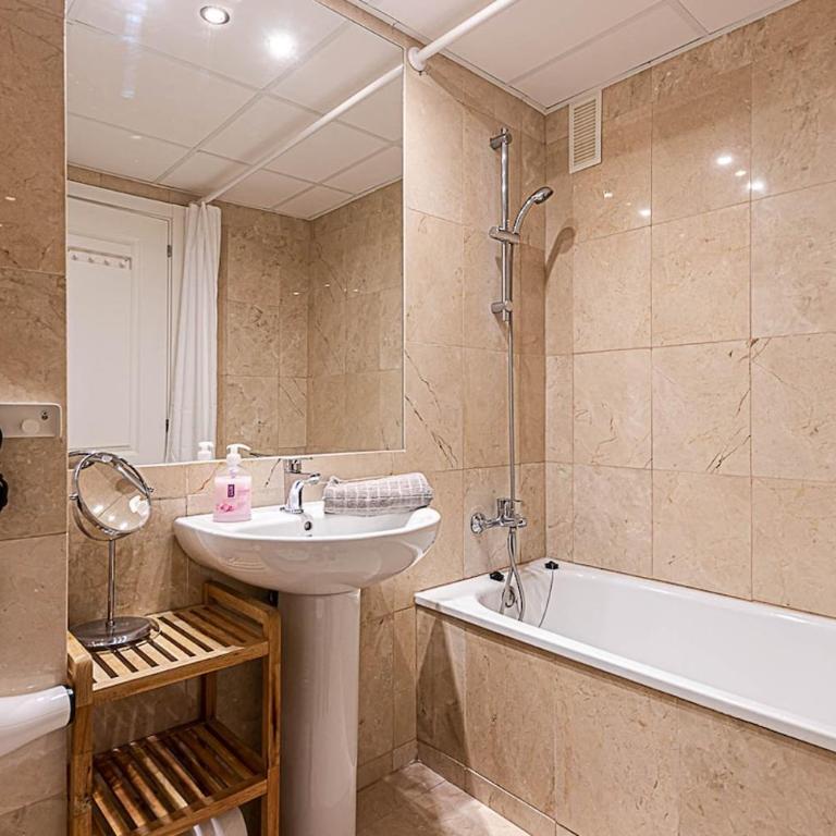 Spacious apartment El Coloso - Two-Bedroom Apartment - 9