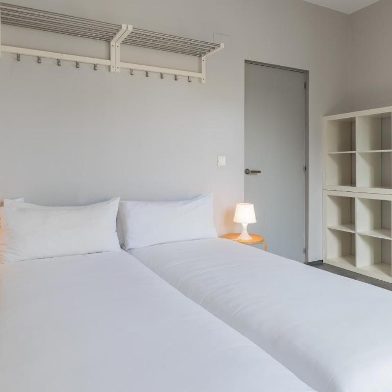 San Sebastian playa Zurriola-NO PARTIES AT HOME-NO FIESTAS EN CASA-300 meters to the beach-90 m2 - Three-Bedroom Apartment - 14