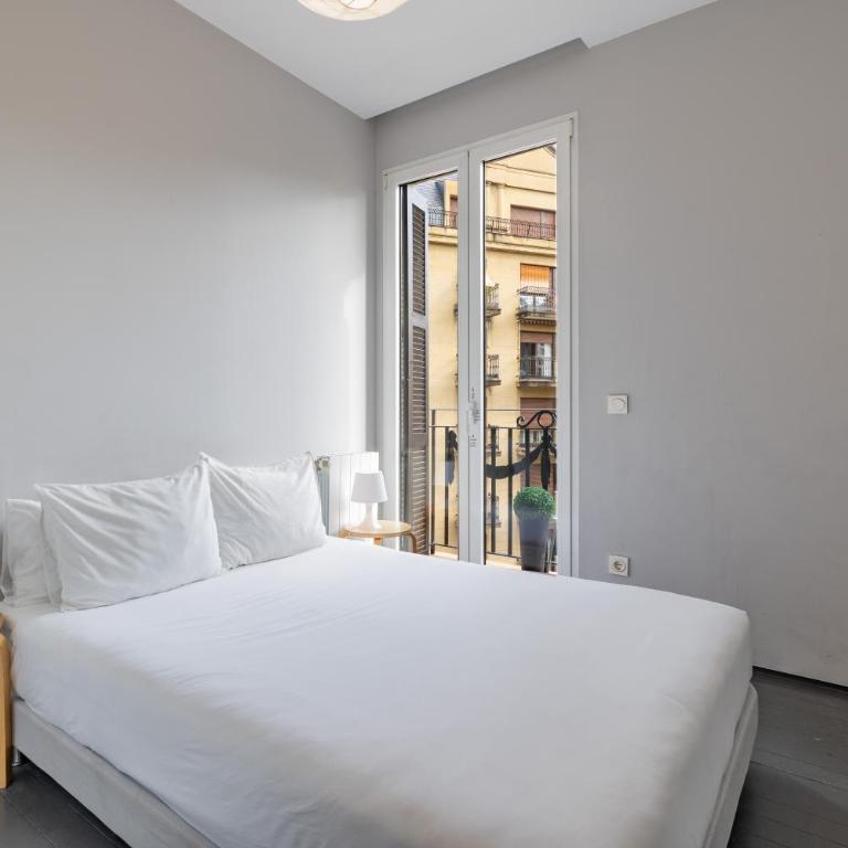 San Sebastian playa Zurriola-NO PARTIES AT HOME-NO FIESTAS EN CASA-300 meters to the beach-90 m2 - Three-Bedroom Apartment - 18