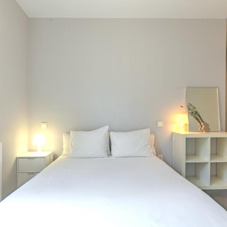 San Sebastian playa Zurriola-NO PARTIES AT HOME-NO FIESTAS EN CASA-300 meters to the beach-90 m2 - Three-Bedroom Apartment - 13