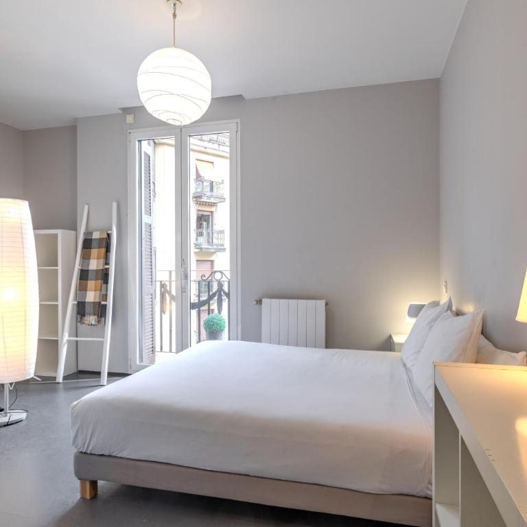 San Sebastian playa Zurriola-NO PARTIES AT HOME-NO FIESTAS EN CASA-300 meters to the beach-90 m2 - Three-Bedroom Apartment - 12