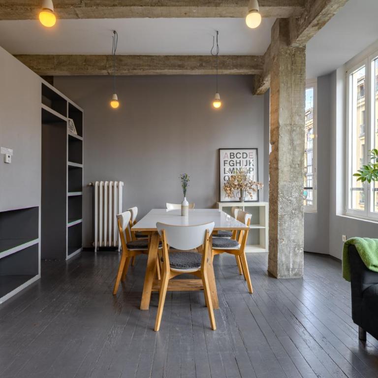 San Sebastian playa Zurriola-NO PARTIES AT HOME-NO FIESTAS EN CASA-300 meters to the beach-90 m2 - Three-Bedroom Apartment - 4
