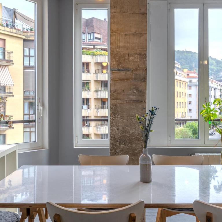 San Sebastian playa Zurriola-NO PARTIES AT HOME-NO FIESTAS EN CASA-300 meters to the beach-90 m2 - Three-Bedroom Apartment - 9