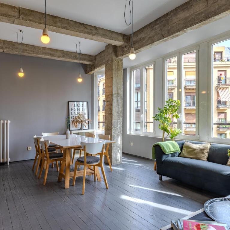 San Sebastian playa Zurriola-NO PARTIES AT HOME-NO FIESTAS EN CASA-300 meters to the beach-90 m2 - Three-Bedroom Apartment - 3