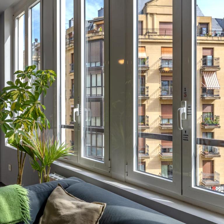 San Sebastian playa Zurriola-NO PARTIES AT HOME-NO FIESTAS EN CASA-300 meters to the beach-90 m2 - Three-Bedroom Apartment - 10