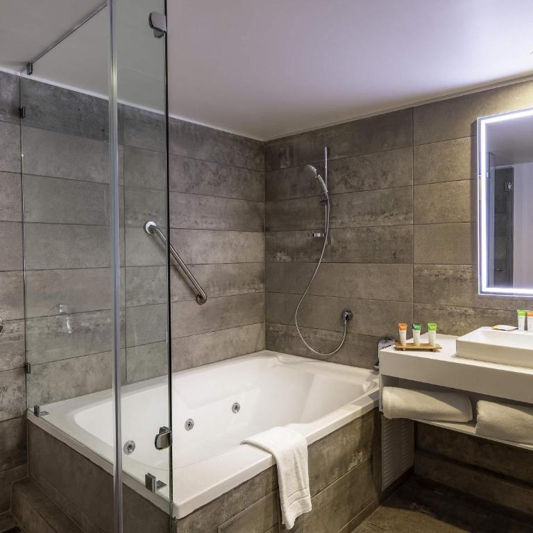 Novotel Santiago Providencia - Superior King Suite - 2