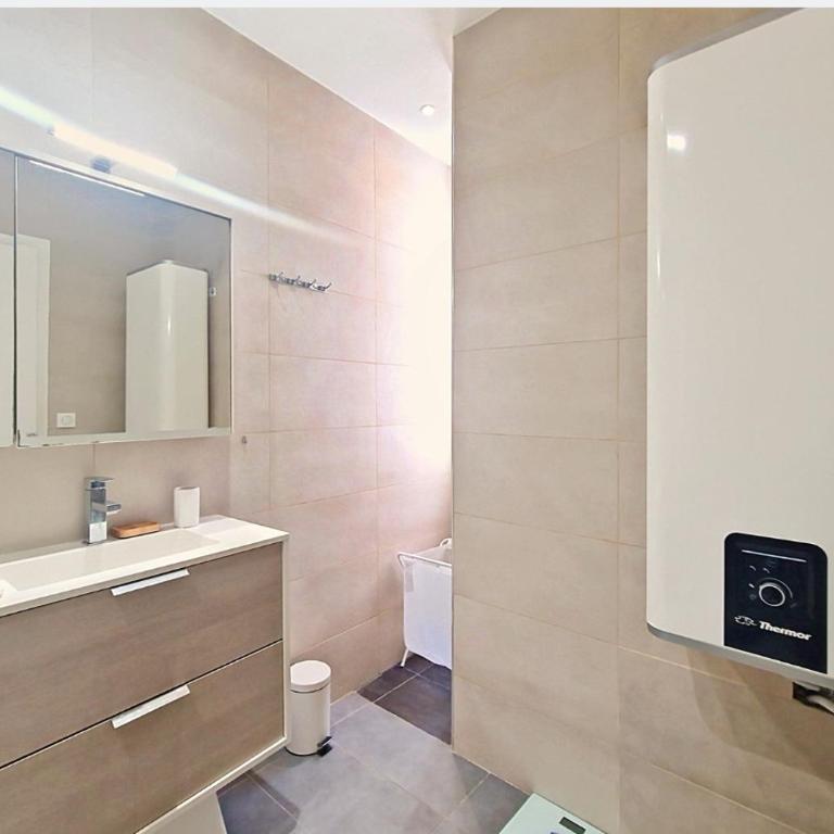 Nestor&Jeeves - COTE ALBERTI - Hyper center - By shopping avenue - Appartement avec Balcon - 12