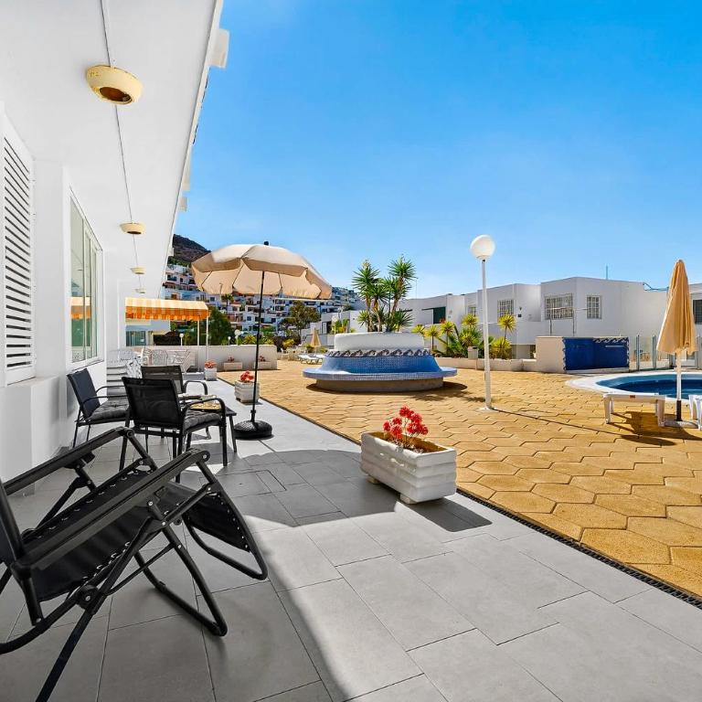 Azahara Playa Suites - Apartment mit 2 Schlafzimmern und Poolblick - 9