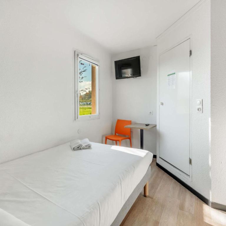 hotelF1 Lyon Bourgoin-Jallieu - Chambre Double Cabrio avec Salle de Bains - 1