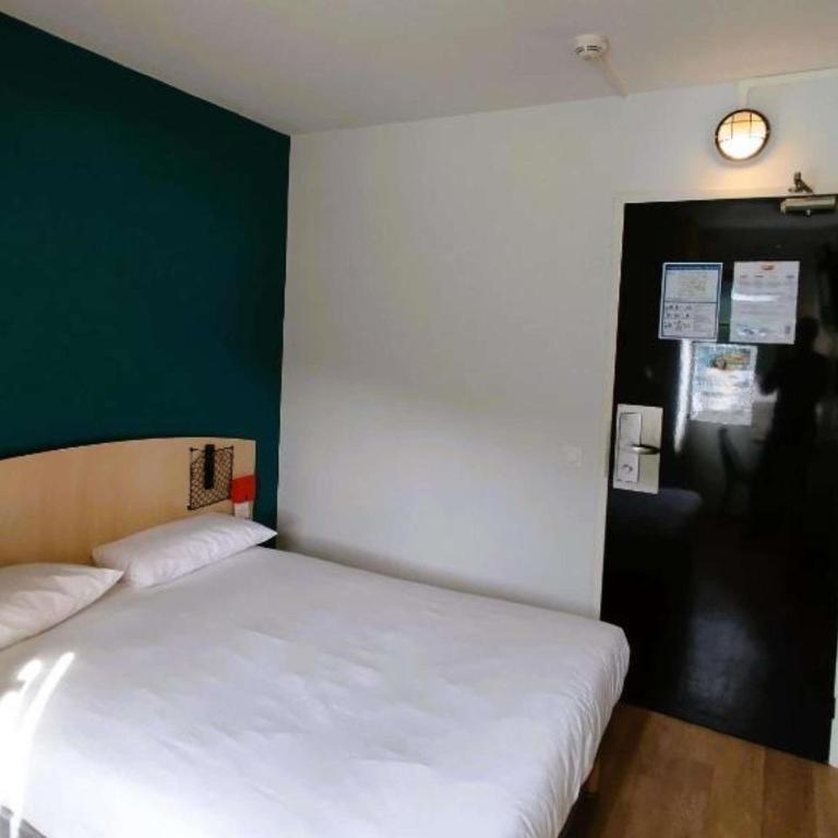 hotelF1 Lyon Bourgoin-Jallieu - Chambre Double Cabrio avec Salle de Bains - 4