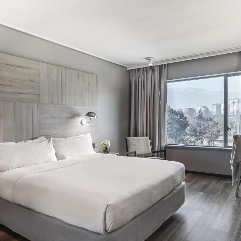 Pullman Santiago Vitacura - Habitación Superior con cama extragrande - 5